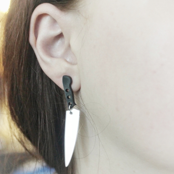 Mirrored silver Knife earrings - Picture 11 of 14